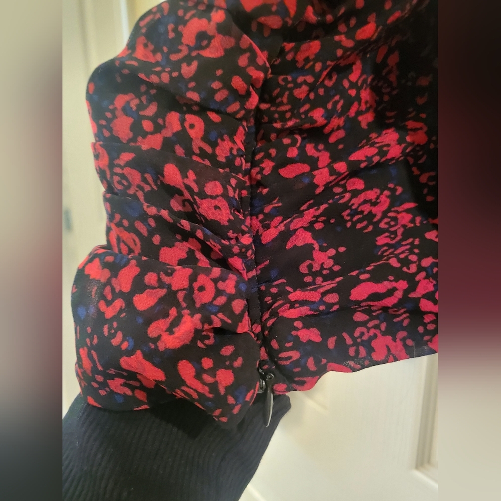 Dynamite Floral Black and Red and Blue Women's Top - Picture 5 of 7